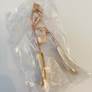 Juvenae rose gold eyelash curler NEW